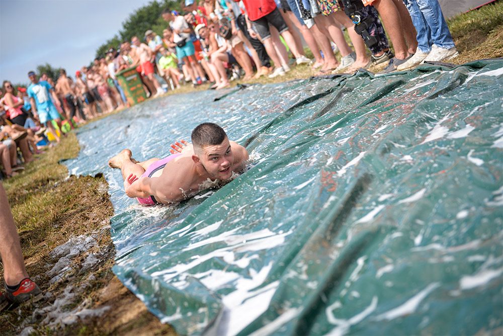 Atmosphere during the Festival du Bout du Monde (source : festivalduboutdumonde.com)