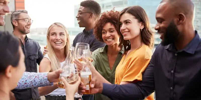 The best afterworks in France: top spots and original ideas 2025